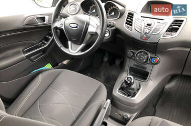 Хетчбек Ford Fiesta 2013 в  фото 3 Хетчбек Ford Fiesta 2013 в