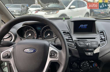 Хетчбек Ford Fiesta 2017 в  фото 22 Хетчбек Ford Fiesta 2017 в
