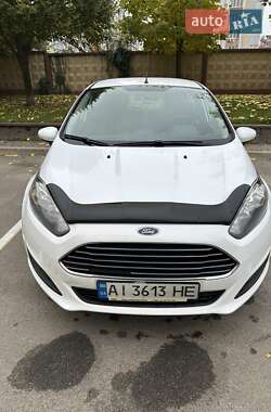 Хетчбек Ford Fiesta 2015 в Софіївській Борщагівці