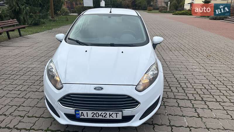 Седан Ford Fiesta 2014 в Обухові