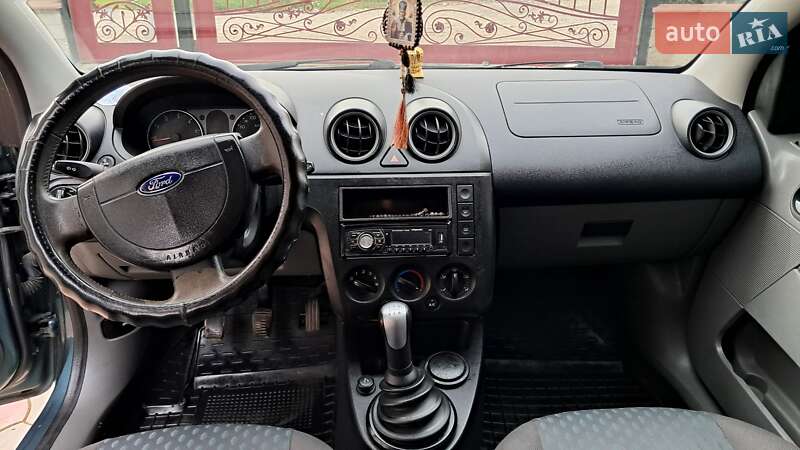 Хетчбек Ford Fiesta 2002 в Надвірній фото 27 Хетчбек Ford Fiesta 2002 в Надвірній
