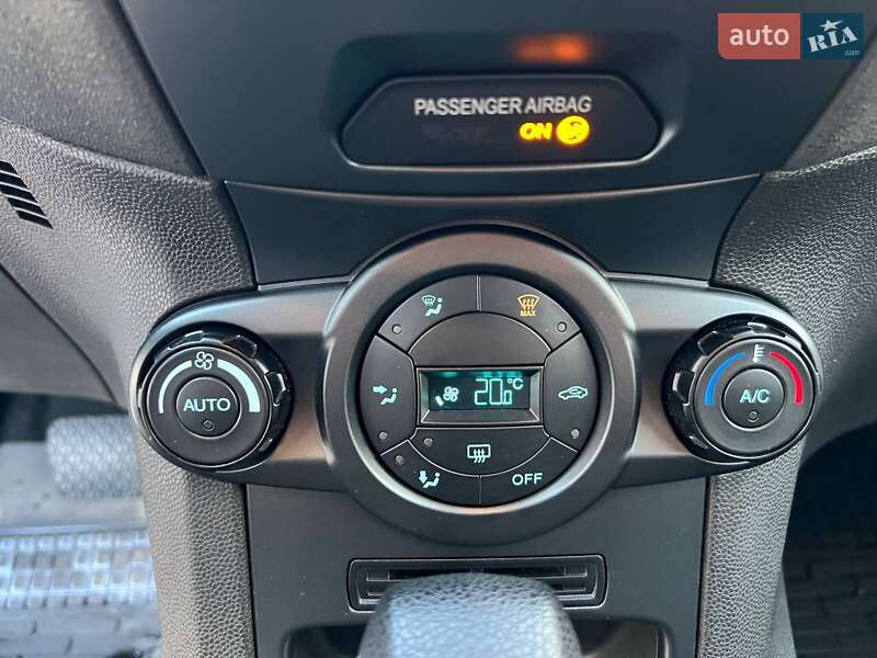 Хетчбек Ford Fiesta 2015 в Дніпрі фото 25 Хетчбек Ford Fiesta 2015 в Дніпрі