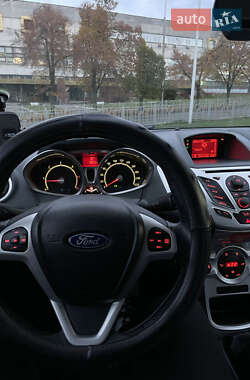 Хэтчбек Ford Fiesta 2009 в 