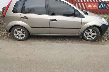 Хэтчбек Ford Fiesta 2004 в  фото 10 Хэтчбек Ford Fiesta 2004 в