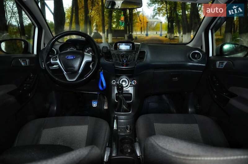 Хэтчбек Ford Fiesta 2013 в Полтаве фото 18 Хэтчбек Ford Fiesta 2013 в Полтаве