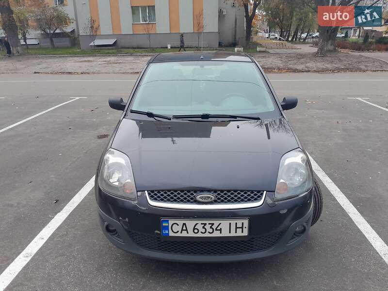Хетчбек Ford Fiesta 2008 в Черкасах
