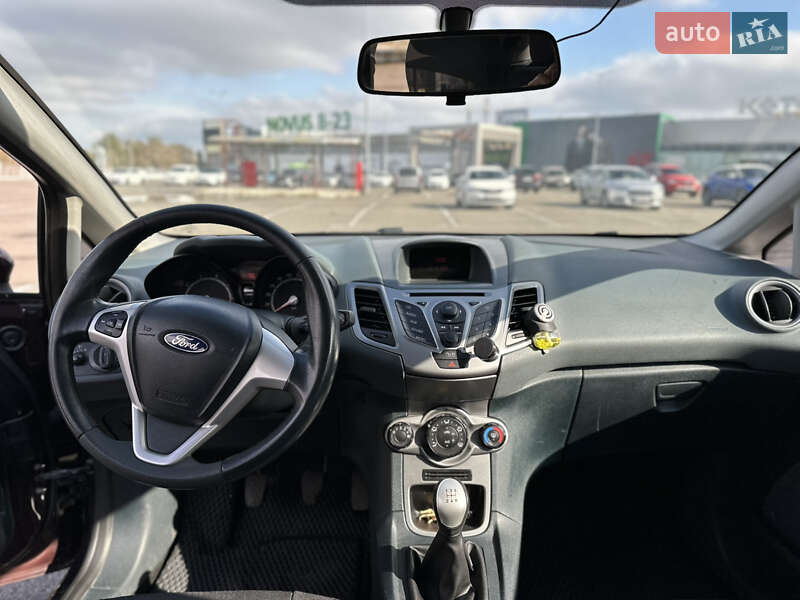 Хетчбек Ford Fiesta 2011 в Києві фото 10 Хетчбек Ford Fiesta 2011 в Києві