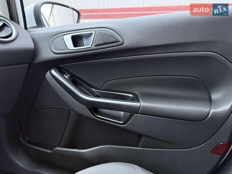 Хэтчбек Ford Fiesta 2016 в Львове фото 29 Хэтчбек Ford Fiesta 2016 в Львове