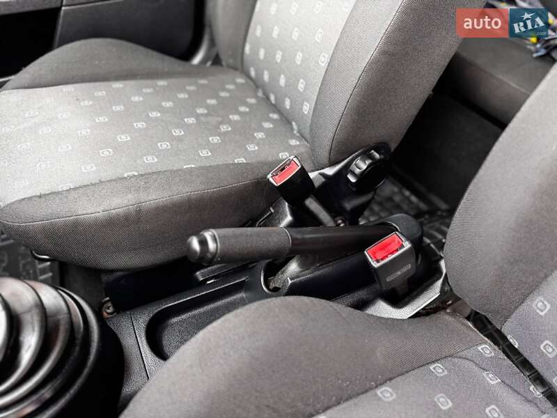 Хэтчбек Ford Fiesta 2005 в Ивано-Франковске фото 34 Хэтчбек Ford Fiesta 2005 в Ивано-Франковске