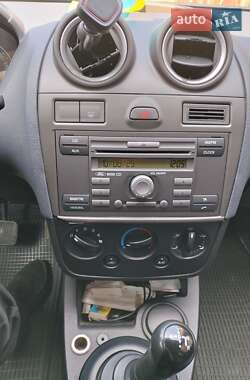 Хэтчбек Ford Fiesta 2008 в Ровно