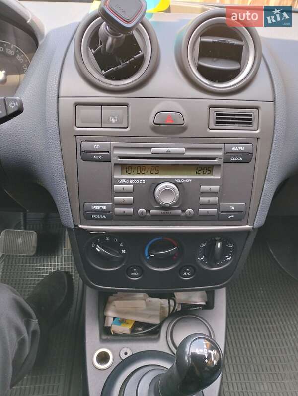 Хетчбек Ford Fiesta 2008 в Рівному фото 5 Хетчбек Ford Fiesta 2008 в Рівному