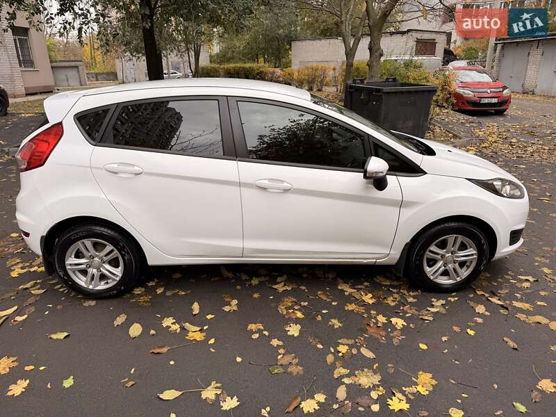 Хетчбек Ford Fiesta 2013 в Дніпрі