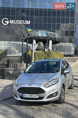 Седан Ford Fiesta 2013 в Городку