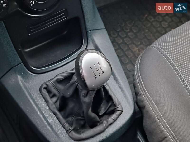 Хэтчбек Ford Fiesta 2012 в Харькове фото 23 Хэтчбек Ford Fiesta 2012 в Харькове
