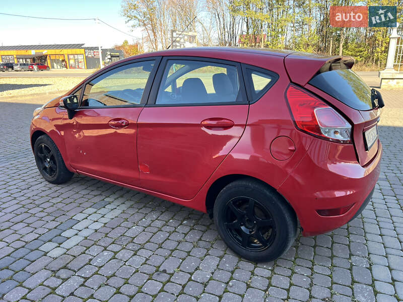 Хэтчбек Ford Fiesta 2016 в Снятине