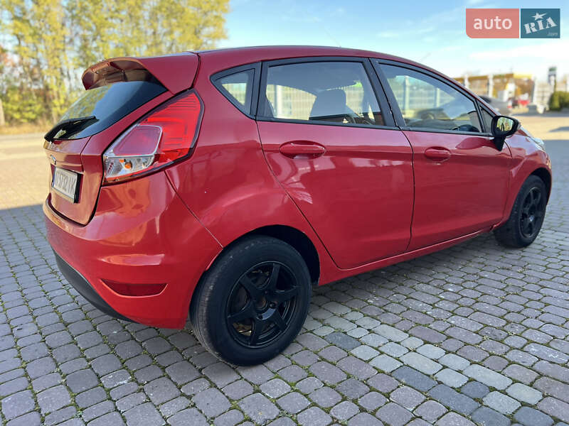 Хэтчбек Ford Fiesta 2016 в Снятине