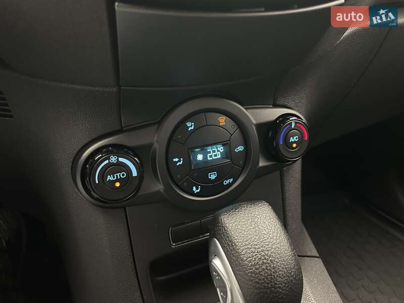 Хетчбек Ford Fiesta 2014 в Києві