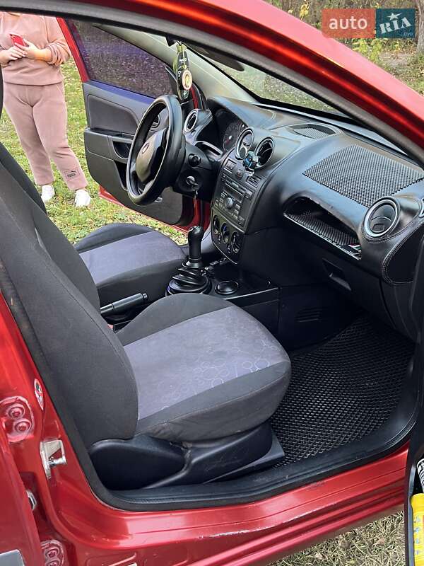 Хэтчбек Ford Fiesta 2008 в Лановцах