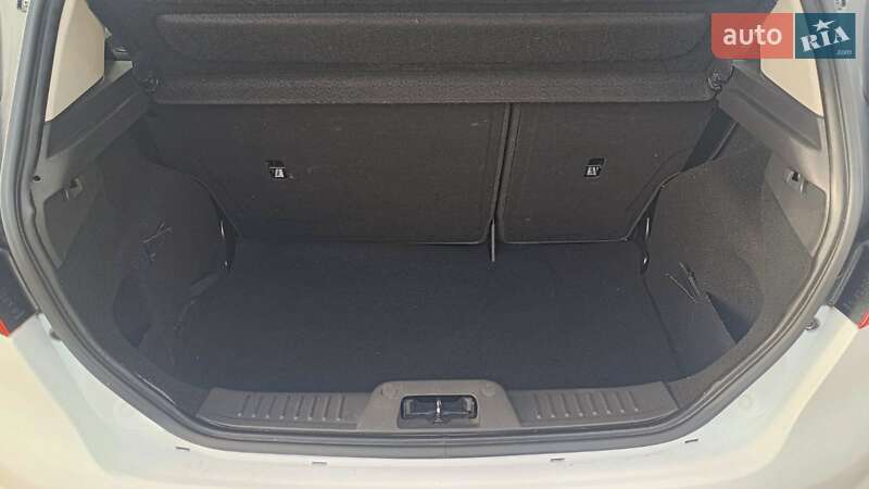 Хетчбек Ford Fiesta 2016 в Києві фото 10 Хетчбек Ford Fiesta 2016 в Києві