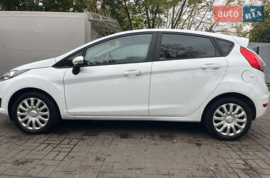 Хетчбек Ford Fiesta 2016 в Києві