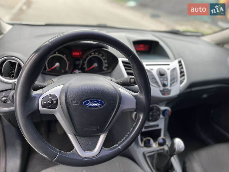 Хэтчбек Ford Fiesta 2012 в Киеве