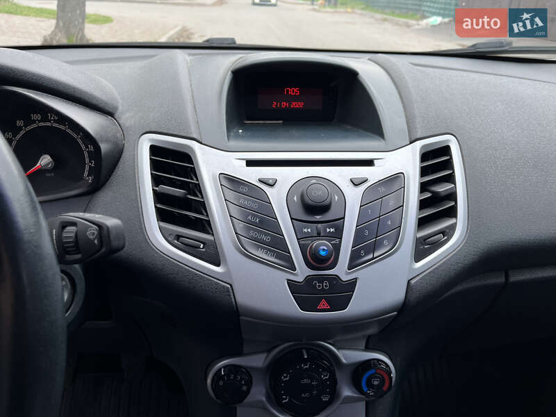 Хэтчбек Ford Fiesta 2012 в Киеве