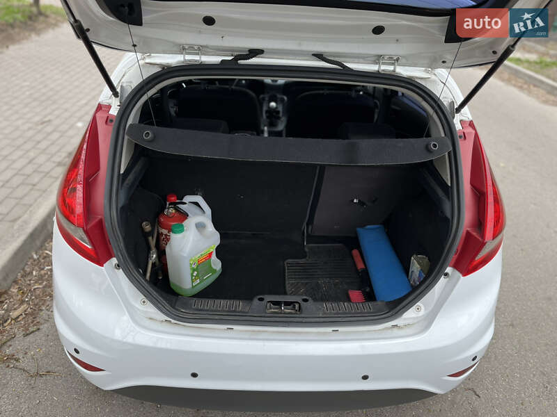 Хэтчбек Ford Fiesta 2012 в Киеве