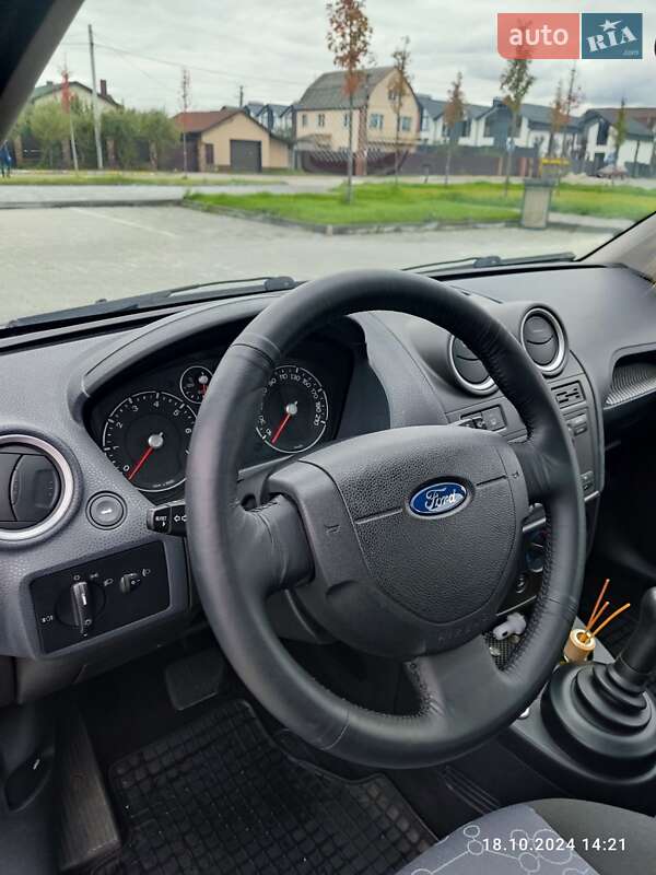 Хетчбек Ford Fiesta 2008 в Ірпені