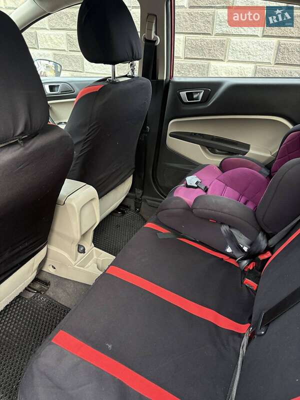 Седан Ford Fiesta 2014 в Житомире