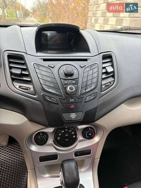 Седан Ford Fiesta 2014 в Житомире
