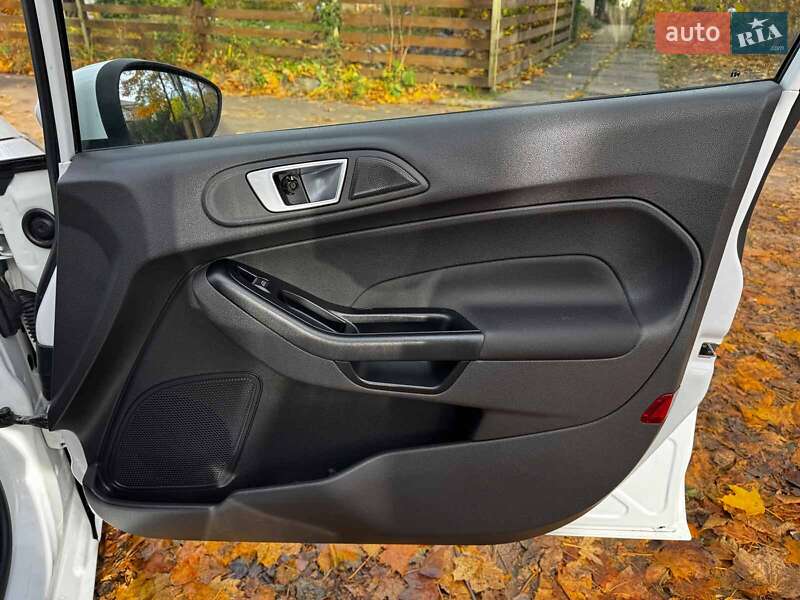Хэтчбек Ford Fiesta 2017 в Киеве фото 27 Хэтчбек Ford Fiesta 2017 в Киеве