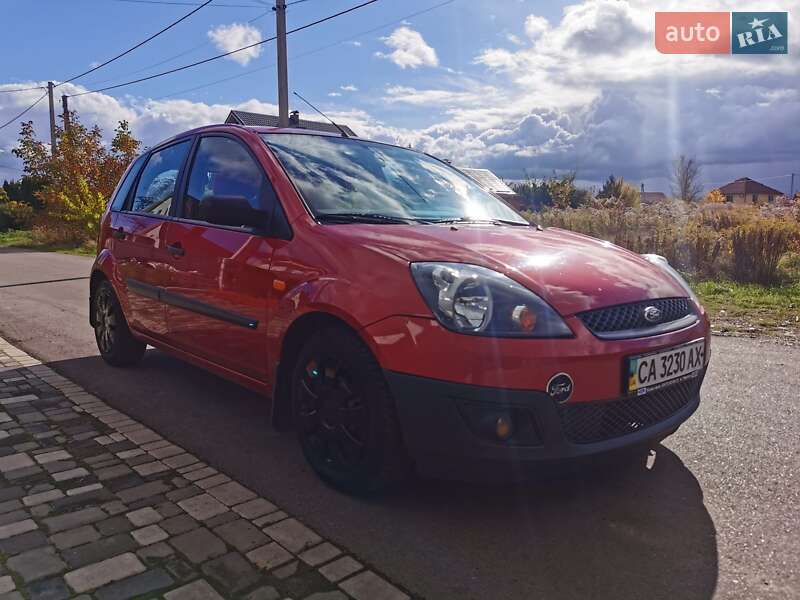 Хэтчбек Ford Fiesta 2008 в Киеве фото 2 Хэтчбек Ford Fiesta 2008 в Киеве