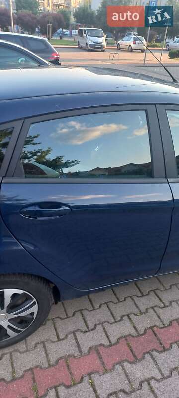 Хэтчбек Ford Fiesta 2014 в Львове