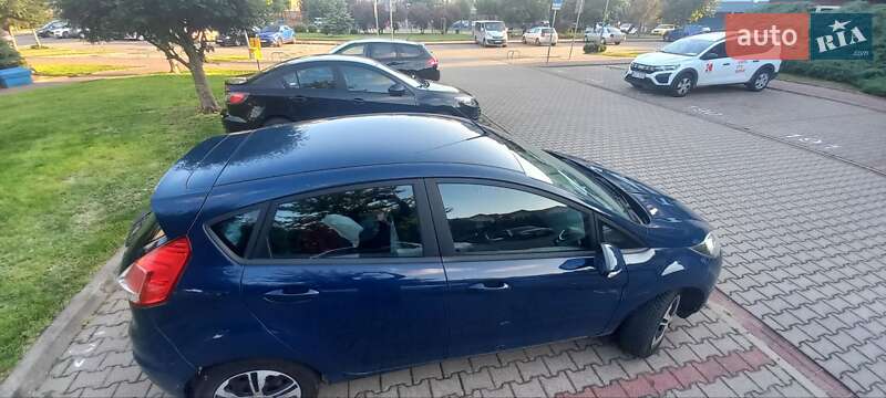 Хэтчбек Ford Fiesta 2014 в Львове