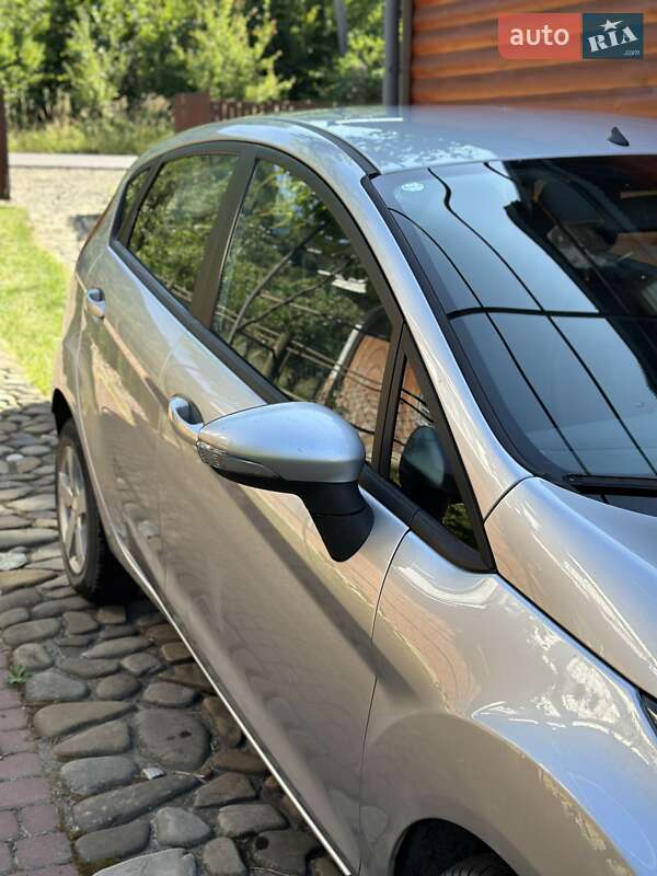 Хетчбек Ford Fiesta 2010 в Косові фото 3 Хетчбек Ford Fiesta 2010 в Косові