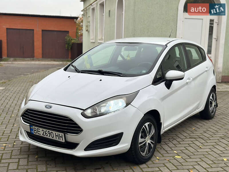 Хэтчбек Ford Fiesta 2015 в Николаеве фото Хэтчбек Ford Fiesta 2015 в Николаеве