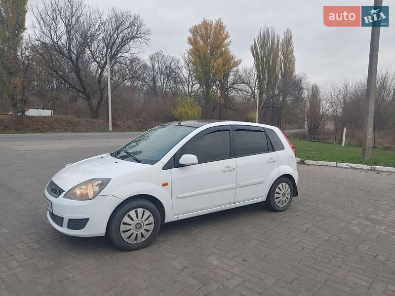 Хэтчбек Ford Fiesta 2007 в Золотоноше