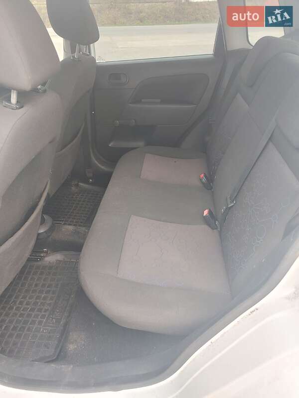 Хэтчбек Ford Fiesta 2007 в Золотоноше