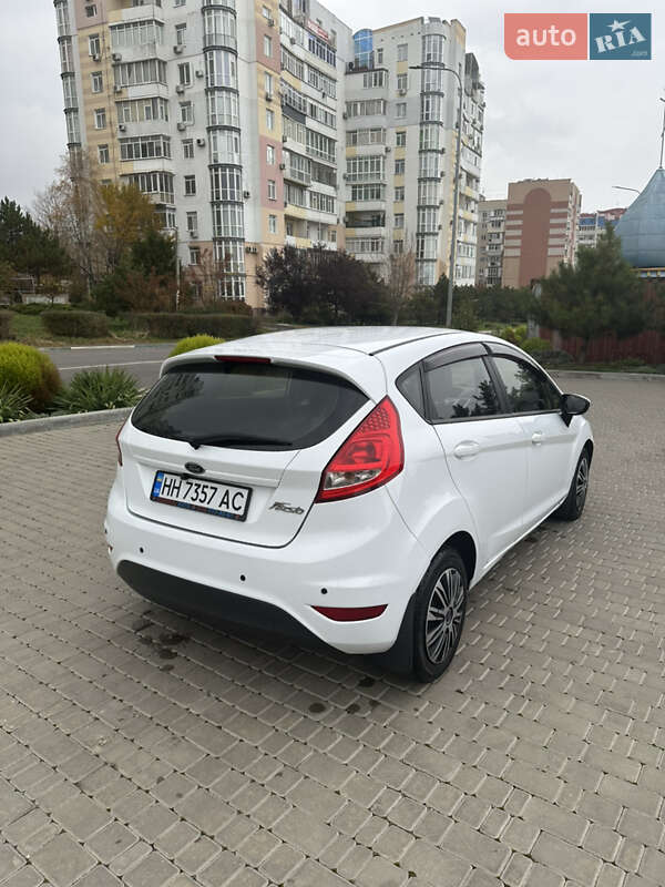 Хэтчбек Ford Fiesta 2011 в Черноморске