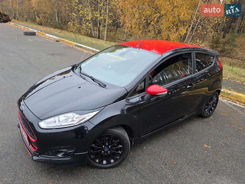 Хэтчбек Ford Fiesta 2015 в Ирпене