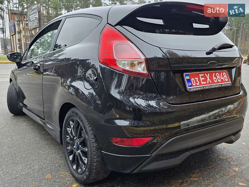 Хэтчбек Ford Fiesta 2015 в Ирпене