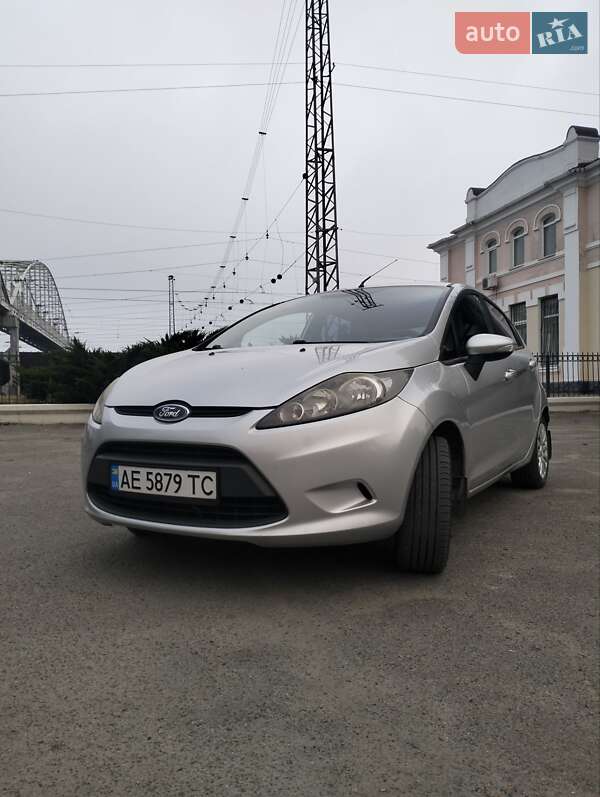 Хэтчбек Ford Fiesta 2010 в Верхнеднепровске