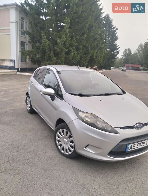Хэтчбек Ford Fiesta 2010 в Верхнеднепровске
