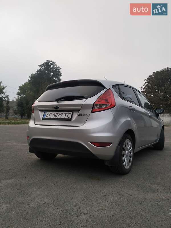 Хэтчбек Ford Fiesta 2010 в Верхнеднепровске