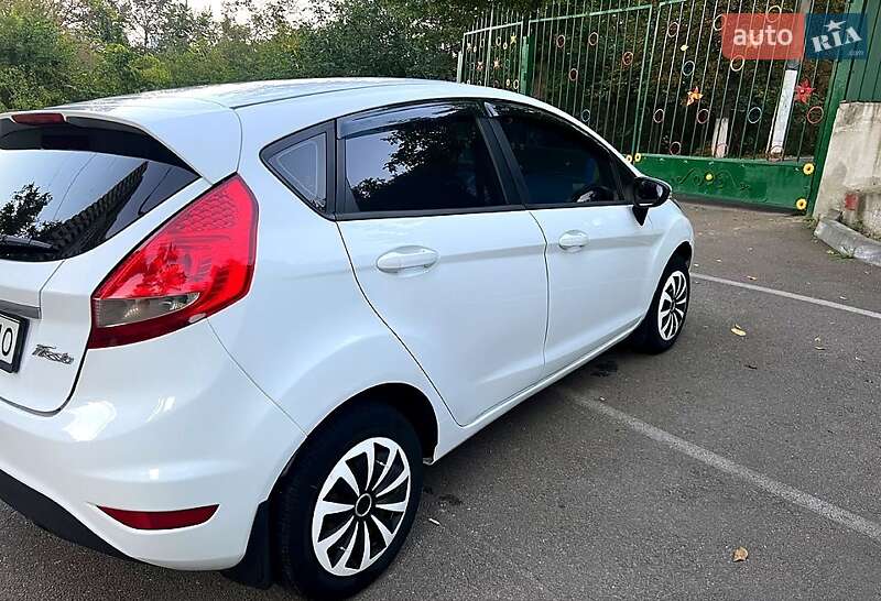 Хетчбек Ford Fiesta 2012 в Києві