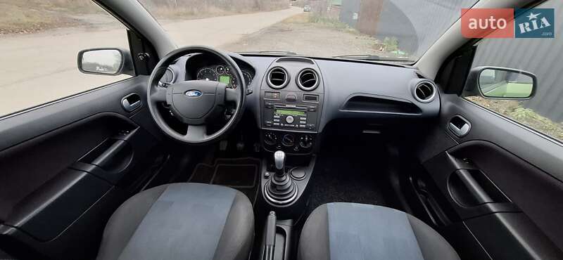 Хетчбек Ford Fiesta 2008 в Полтаві