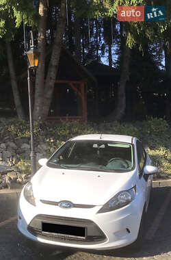 Хэтчбек Ford Fiesta 2011 в Ивано-Франковске