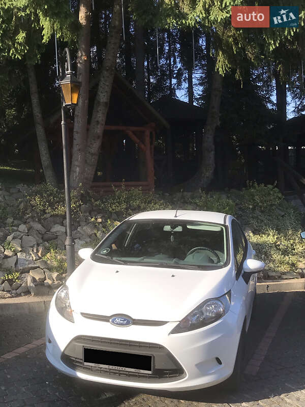 Хэтчбек Ford Fiesta 2011 в Ивано-Франковске фото Хэтчбек Ford Fiesta 2011 в Ивано-Франковске
