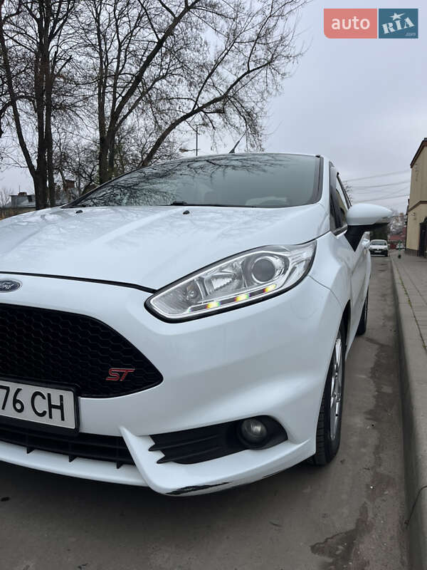 Хетчбек Ford Fiesta 2014 в Львові фото 3 Хетчбек Ford Fiesta 2014 в Львові