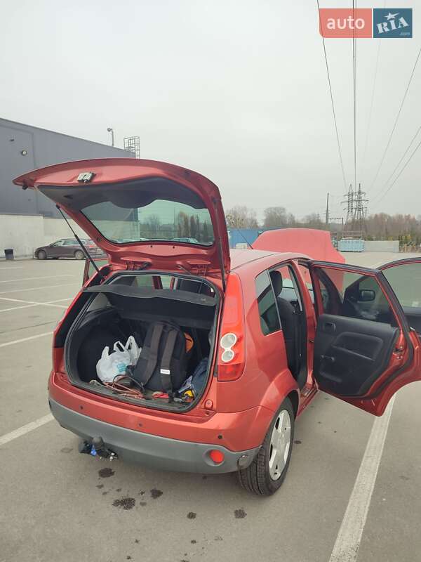 Хэтчбек Ford Fiesta 2008 в Киеве